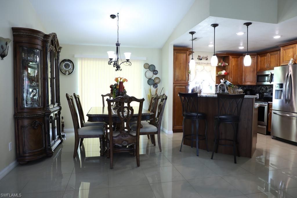220 SE 3rd Ter, Cape Coral, FL 33990