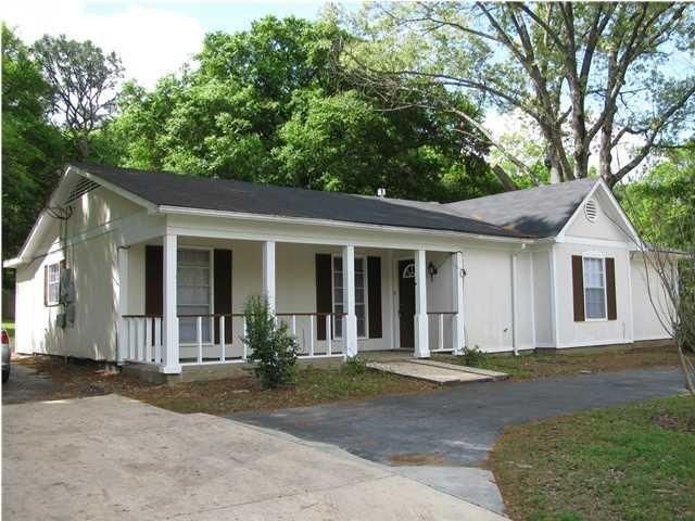 7881 Country Dr, Mobile, AL 36619