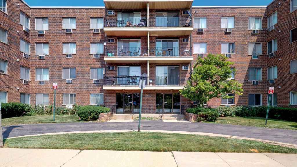 9445 Kenton Ave #102, Skokie, IL 60076