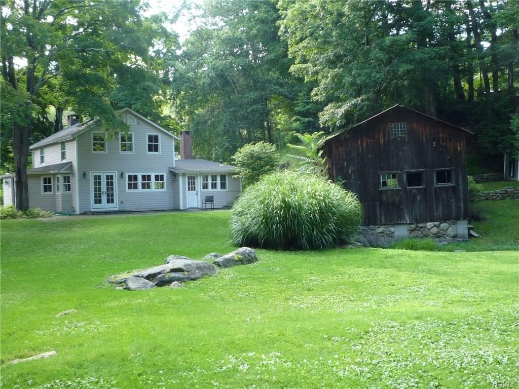 160 E  Middle Patent Rd, Bedford, NY 10506