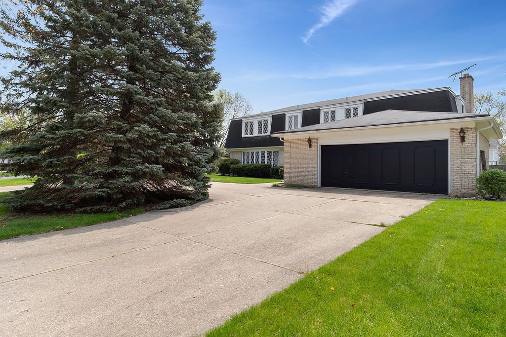 3529 Prestwick Ln, Northbrook, IL 60062