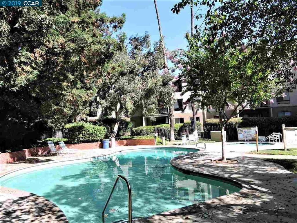 320 N Civic Dr #304, Walnut Creek, CA 94596