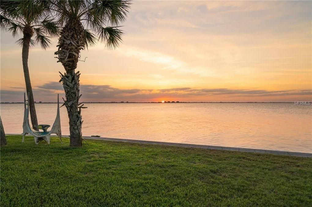 300 S Shore Dr, Sarasota, FL 34234