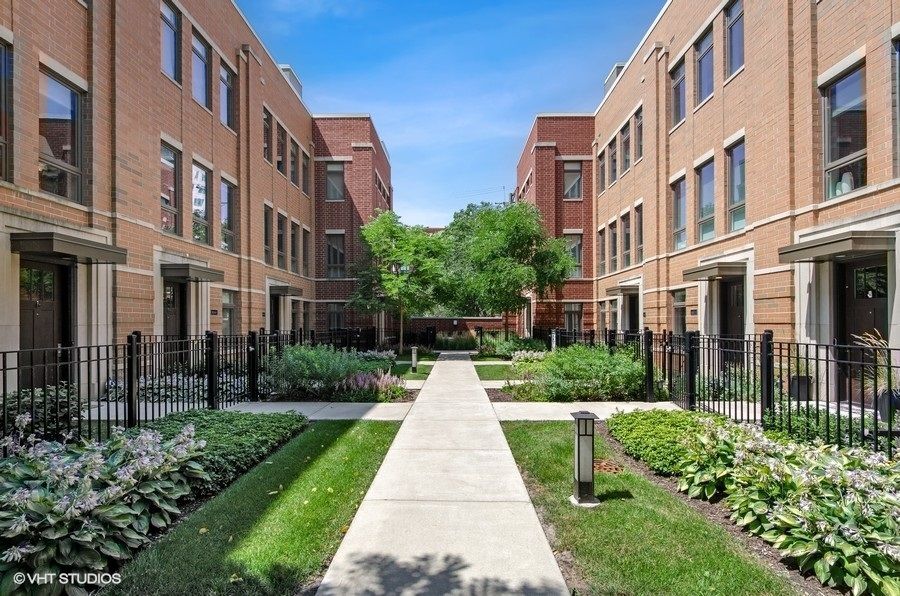 1632 S Prairie Ave #3, Chicago, IL 60616