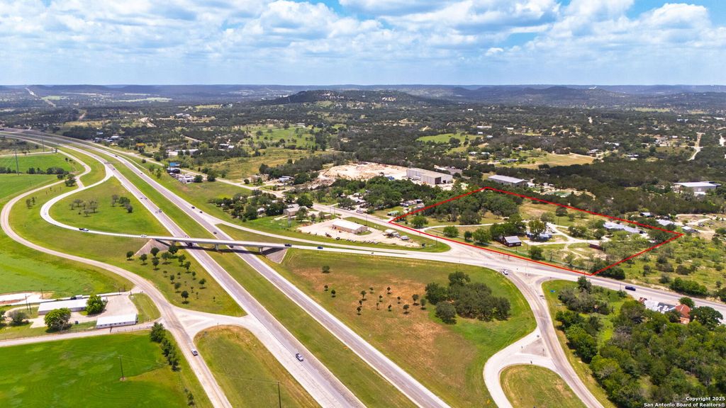 2 FM 289, Comfort, TX 78013