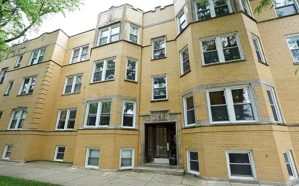2909 W Cullom Ave #3, Chicago, IL 60618