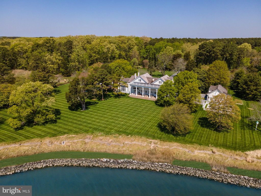 5733 Pecks Point Rd, Easton, MD 21601