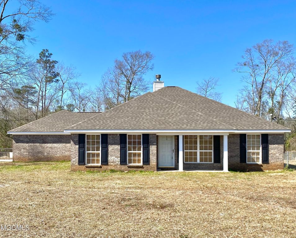107 Scout Trl, Lucedale, MS 39452