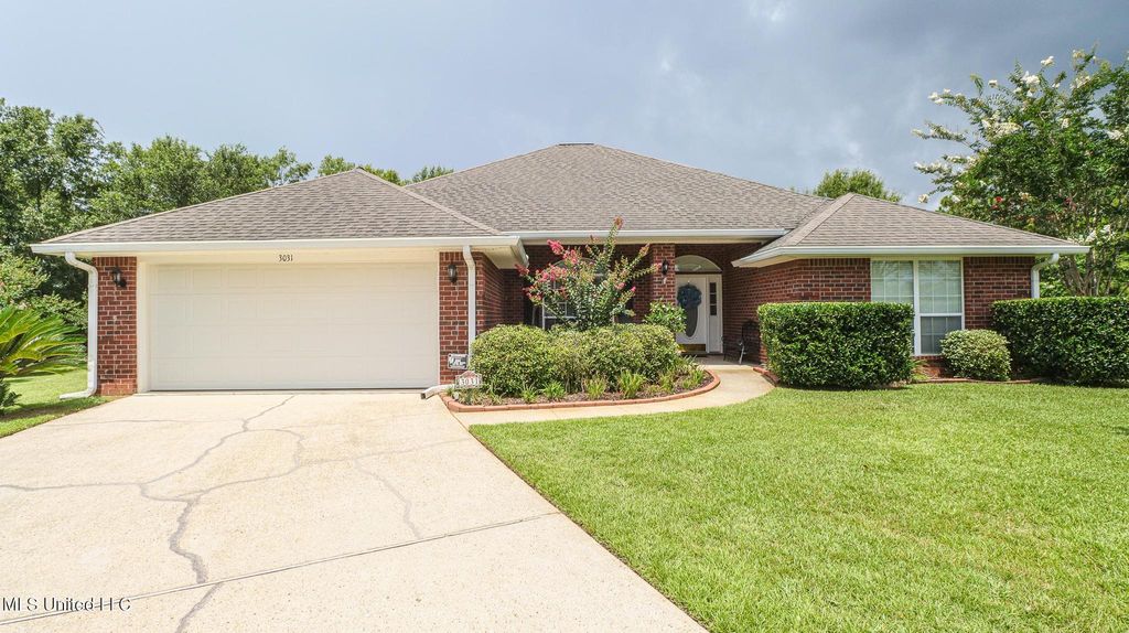 3031 Brookwood Dr, Ocean Springs, MS 39564