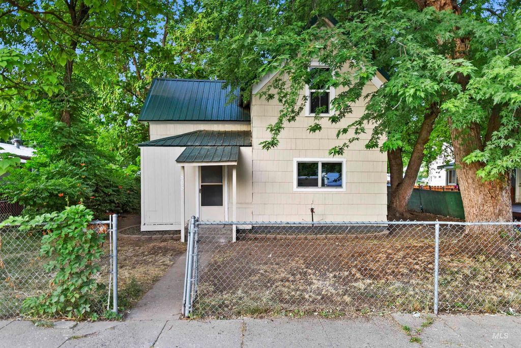 805 E Court St, Weiser, ID 83672 Trulia