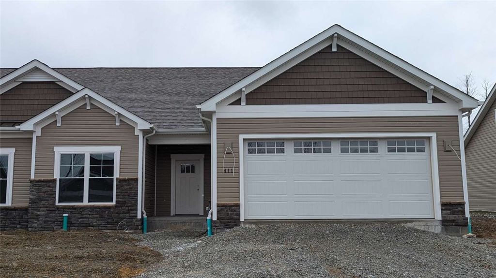 411 Castle Mountain Ct, Unity Township, PA 15650