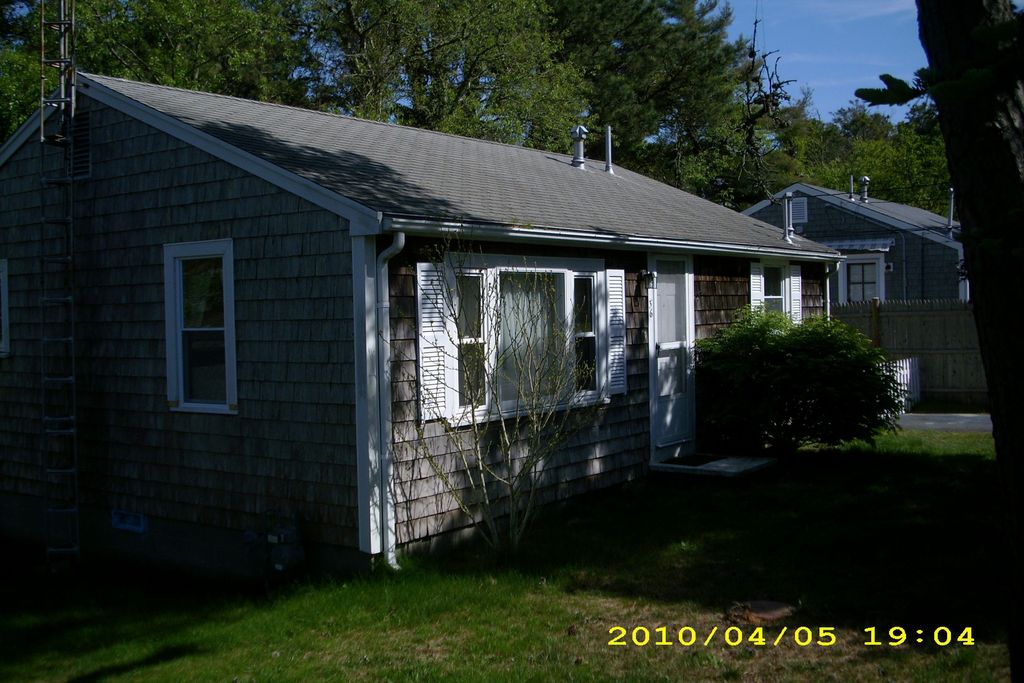 36 Wixon Rd, Dennis Port, MA 02639