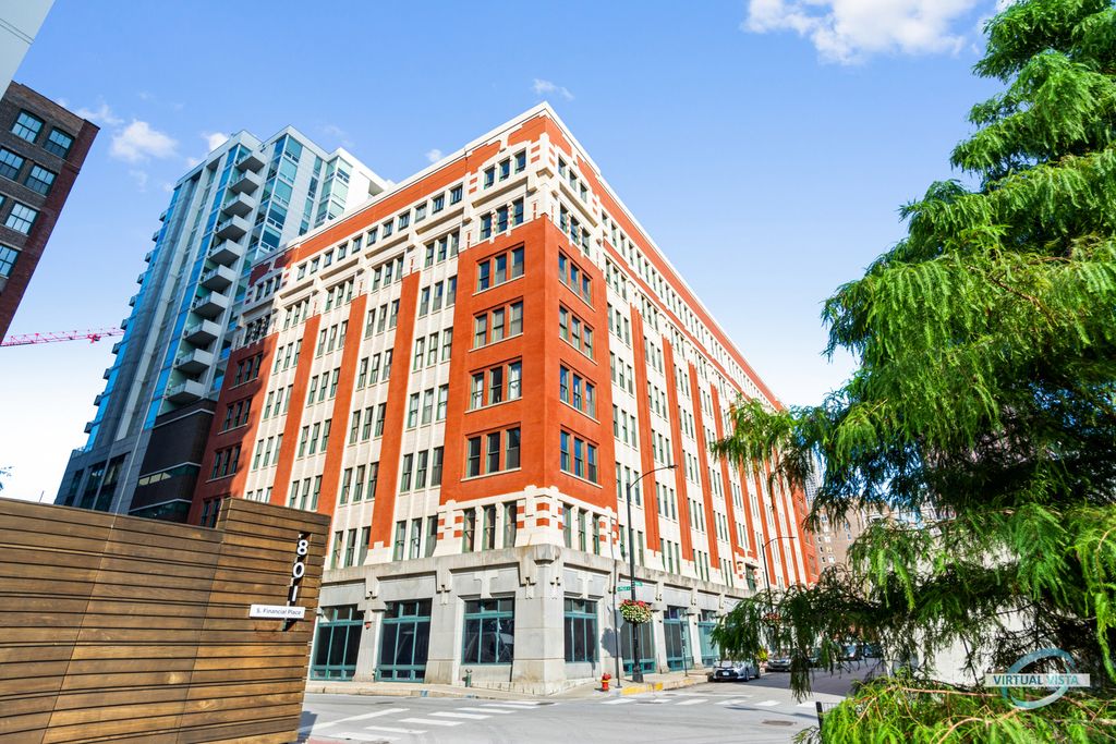 732 S Financial Pl #104, Chicago, IL 60605