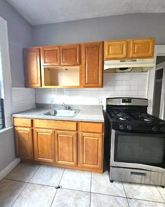 2 Bedrooms at 193 Munn Ave #2, Irvington NJ — photo 1
