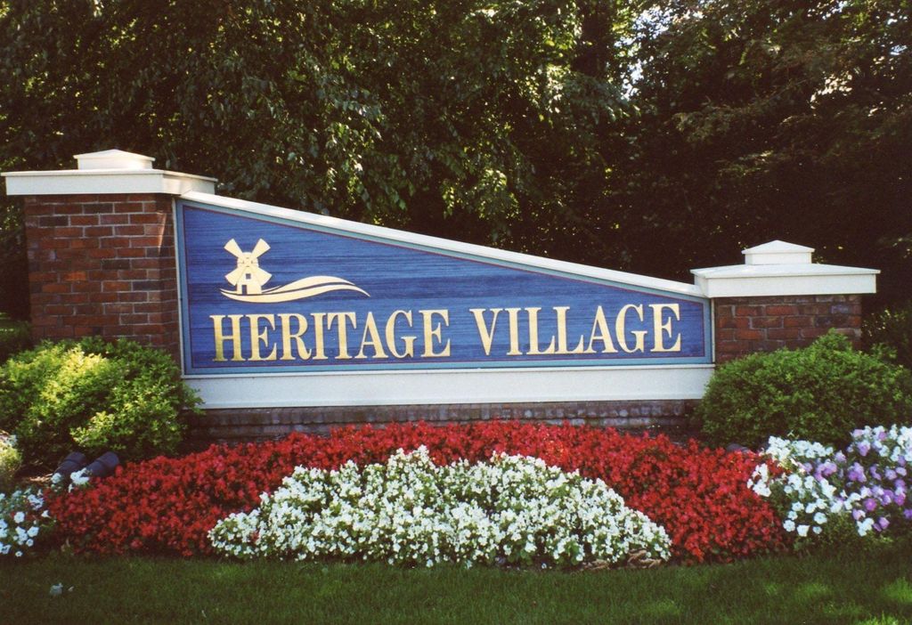 101 Steuben Dr, Guilderland, NY 12084