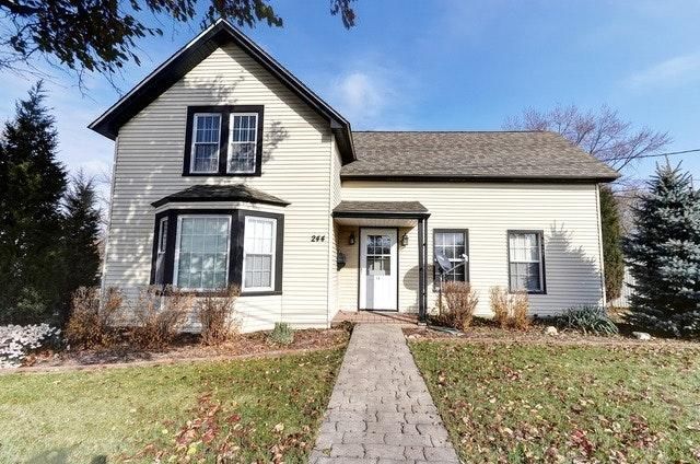 244 Crystal St #2A, Cary, IL 60013