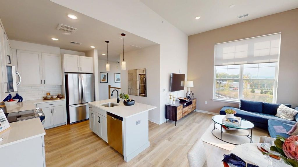 8000 Crescent Cir #404 Randolph NJ 07869 See Est Value Schools More