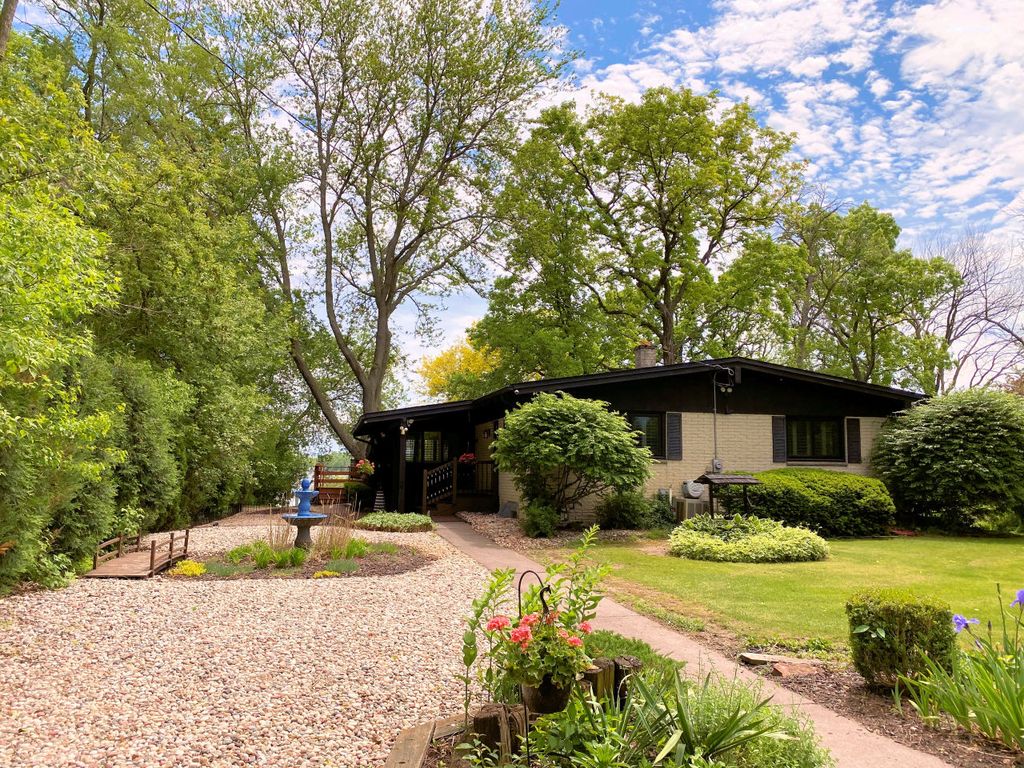 27003 Waubeesee Lake Dr, Wind Lake, WI 3 Bed, 1 Bath SingleFamily