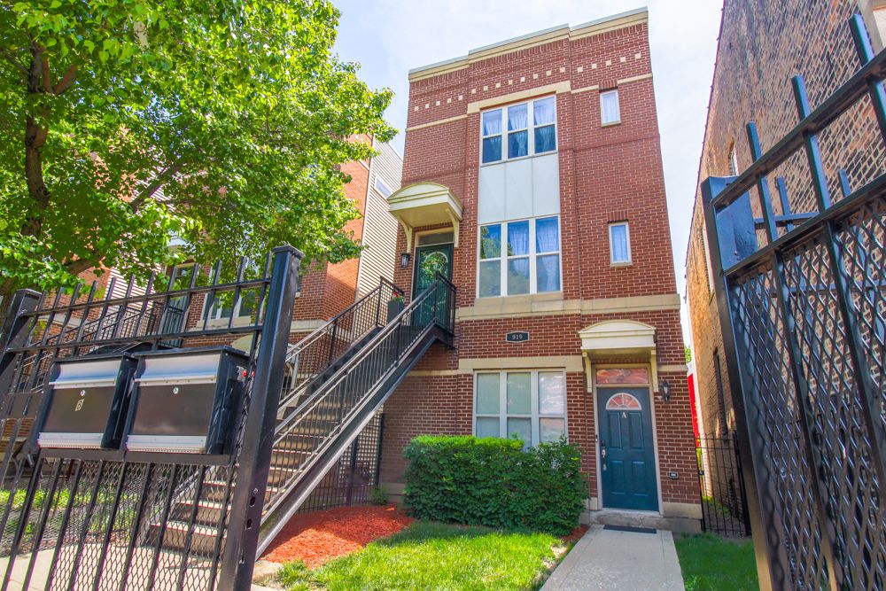 919 S Kedzie Ave #2, Chicago, IL 60612