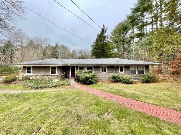 68 Main St, Plympton, MA 02367