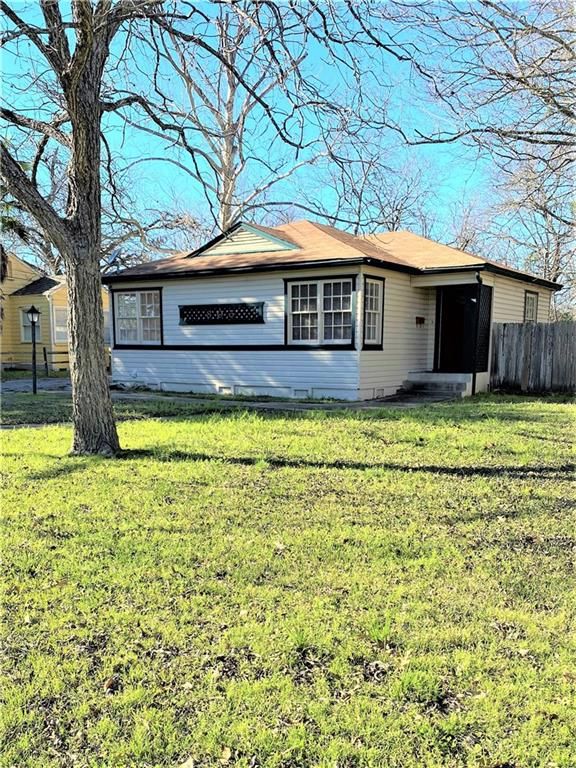 805 Maple St, Lockhart, TX 78644 Trulia