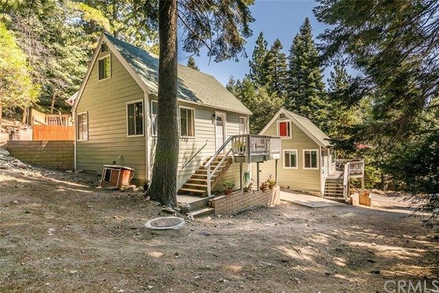 892 Virginia Ct, Lake Arrowhead, CA 92352