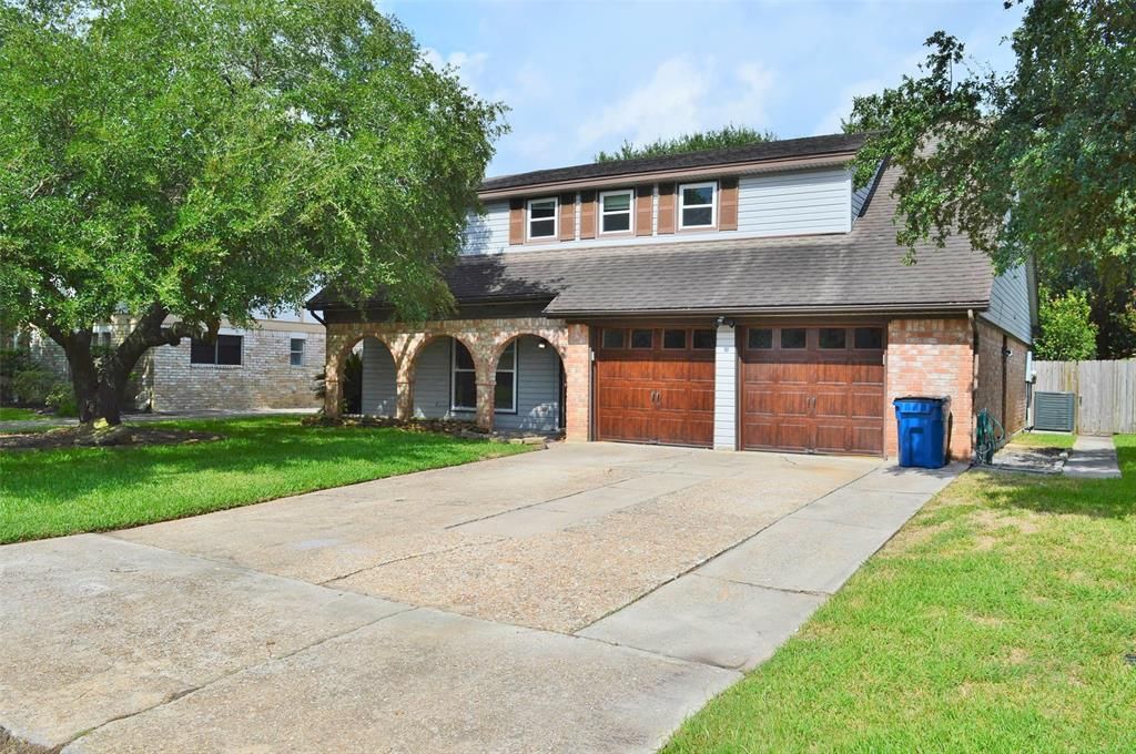 8106 Willow Forest Dr, Tomball, TX 77375