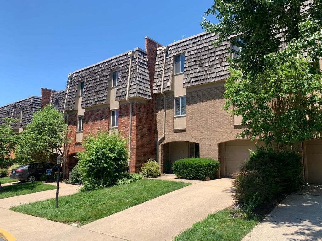 3372 Montavesta Rd, Lexington, KY 40502