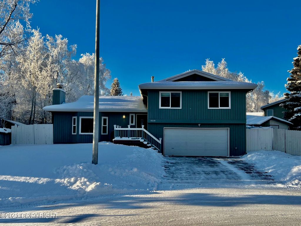 10220 Jackpot Bay Cir, Anchorage, AK 99515