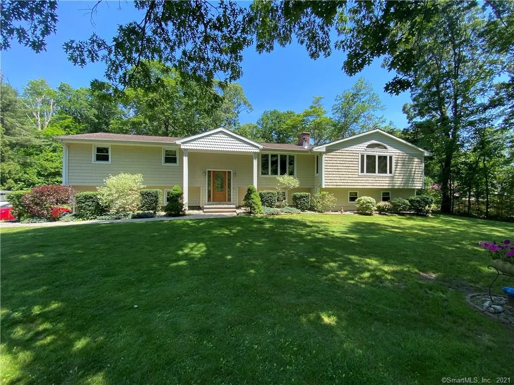 359 Sea Hill Rd, North Branford, CT 06471