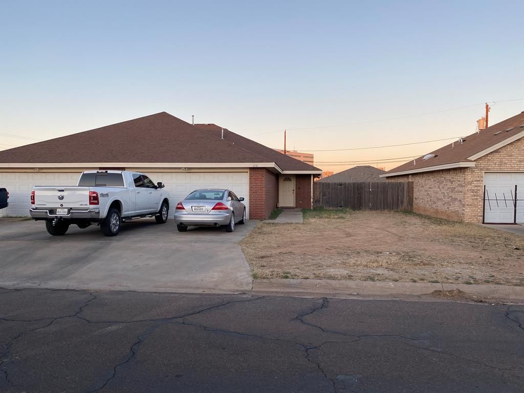 216 E Circle Dr, Midland, TX 79701