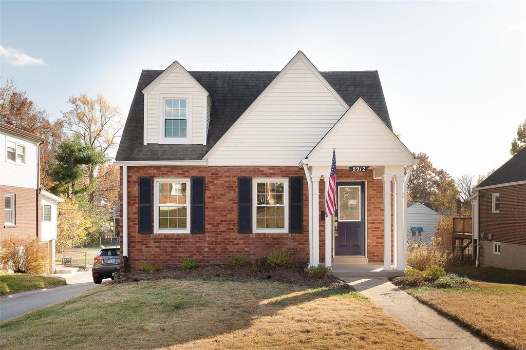 8912 Apache Ln, Saint Louis, MO 63114