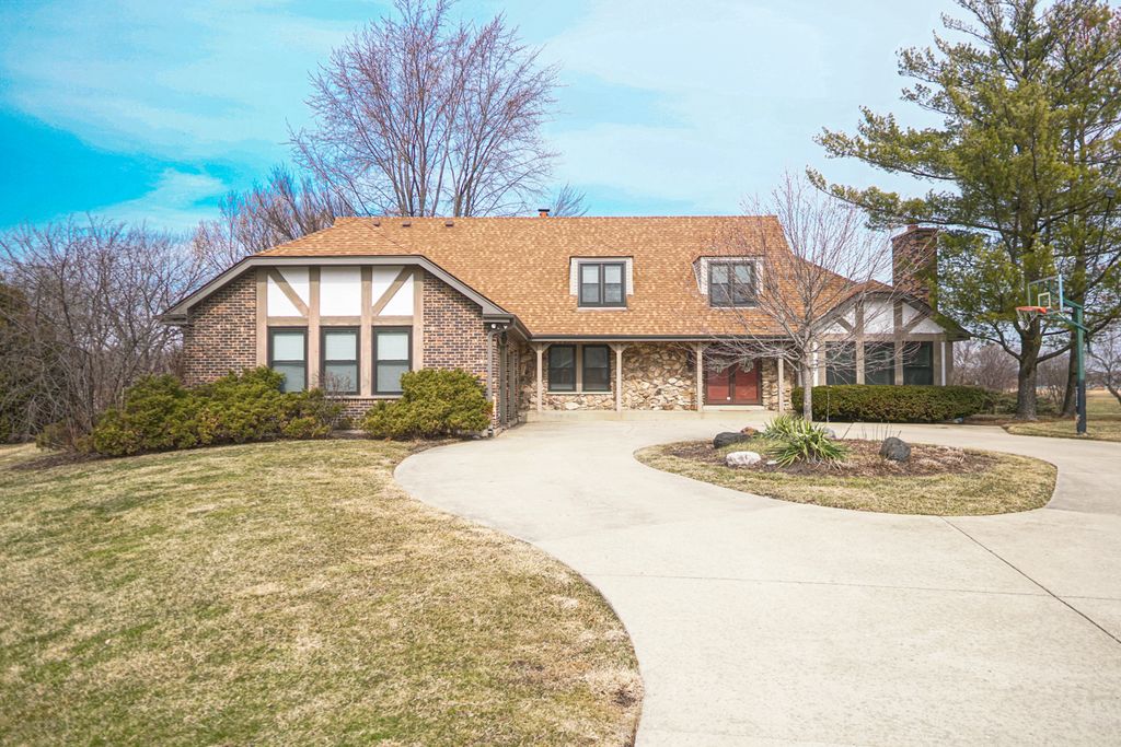 406 Minnaqua Dr, Prospect Heights, IL 60070