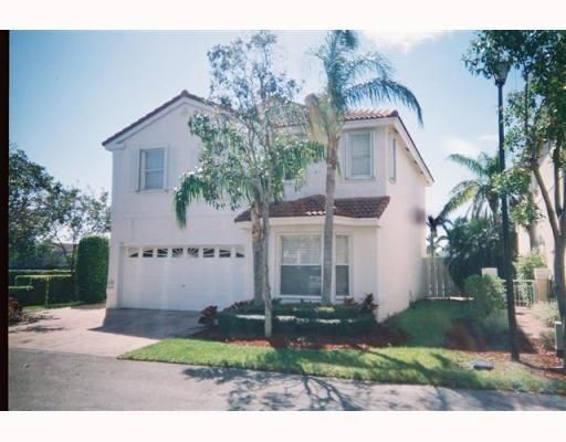 1100 Queen Palm Ct, Hollywood, FL 33019