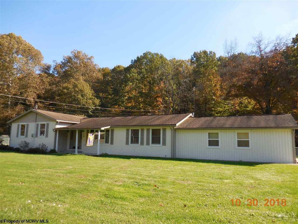 110 Country Meadow Ln, Bridgeport, WV 4 Bed, 3 Bath SingleFamily