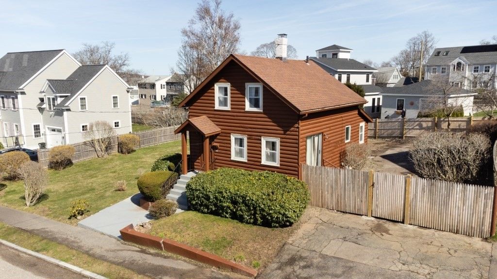 15 Border St, Quincy, MA 02171