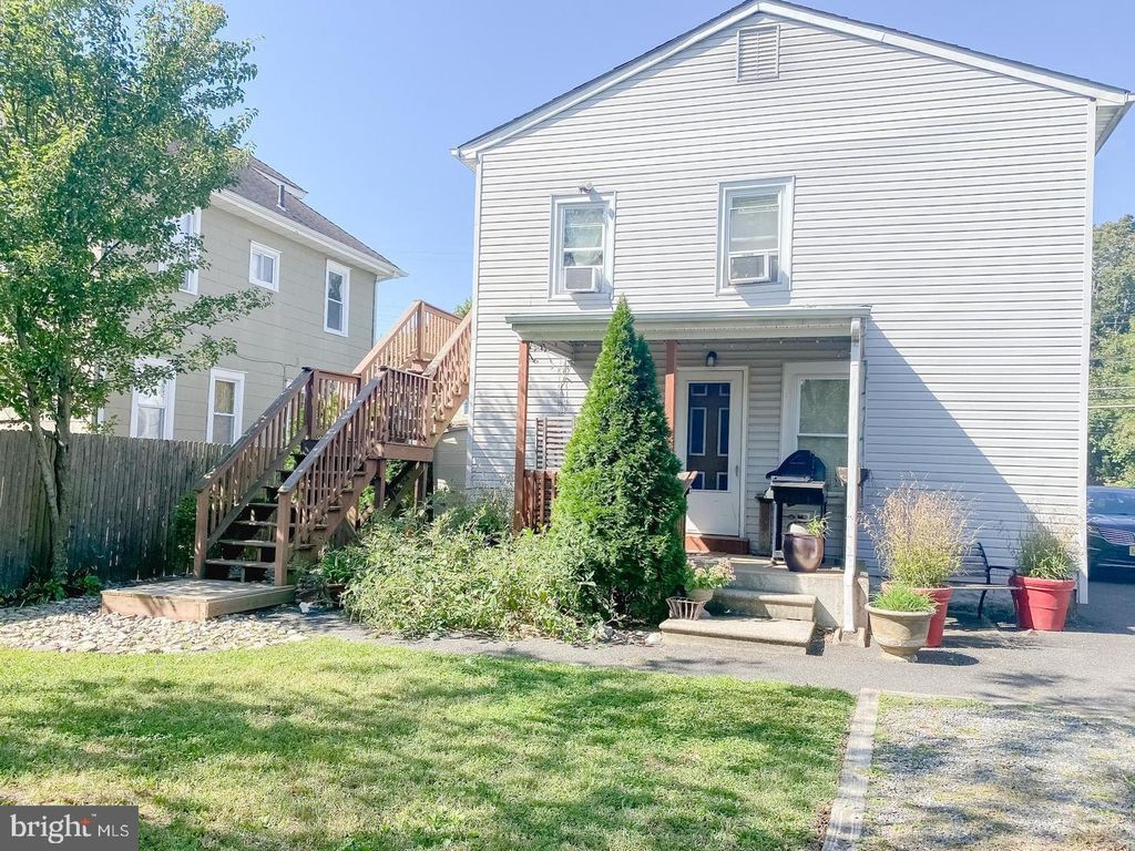 30 Academy St S #A, Glassboro, NJ 08028