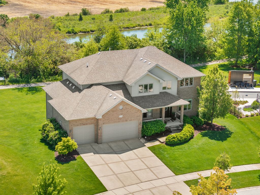 22709 Stanford Dr, Frankfort, IL 60423