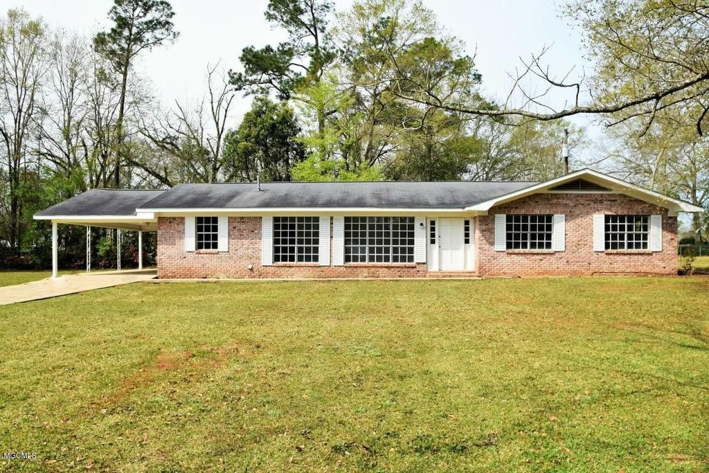 533 Mill St, Lucedale, MS 39452