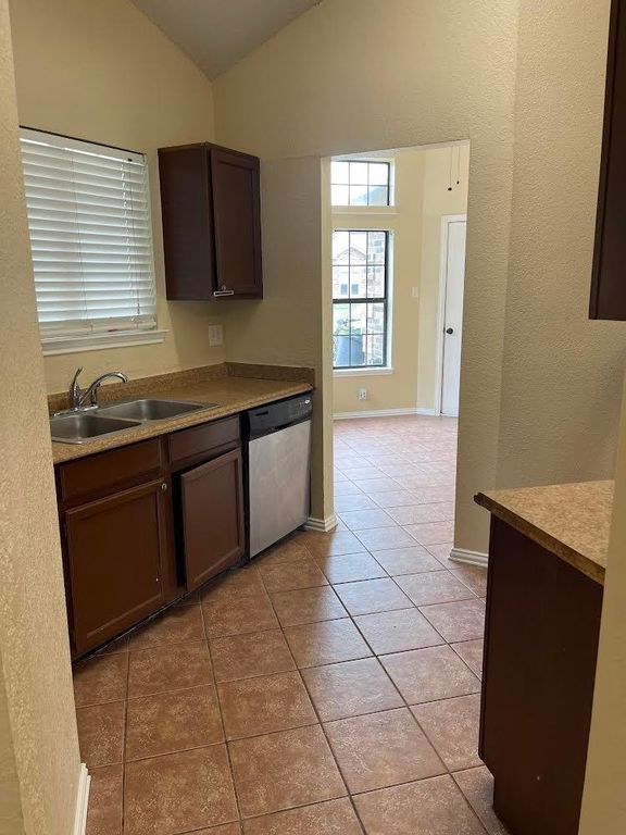 210 Cutting Horse Ln, Keller, TX 76248