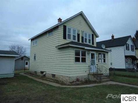 1608 11th St E, Hibbing, MN 55746