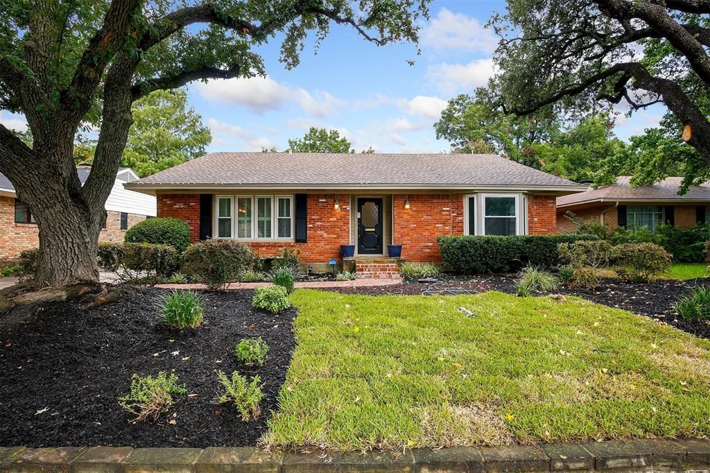 6759 E Mockingbird Ln, Dallas, TX 75214