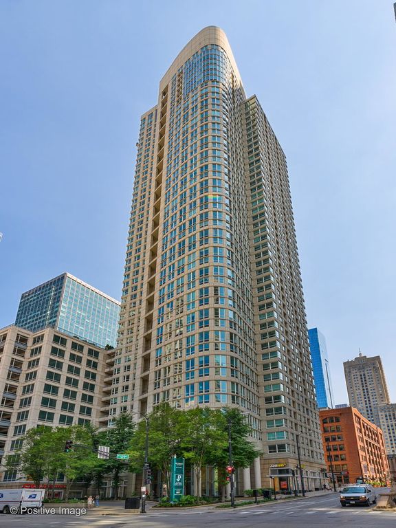 345 N Lasalle St #706, Chicago, IL 60654