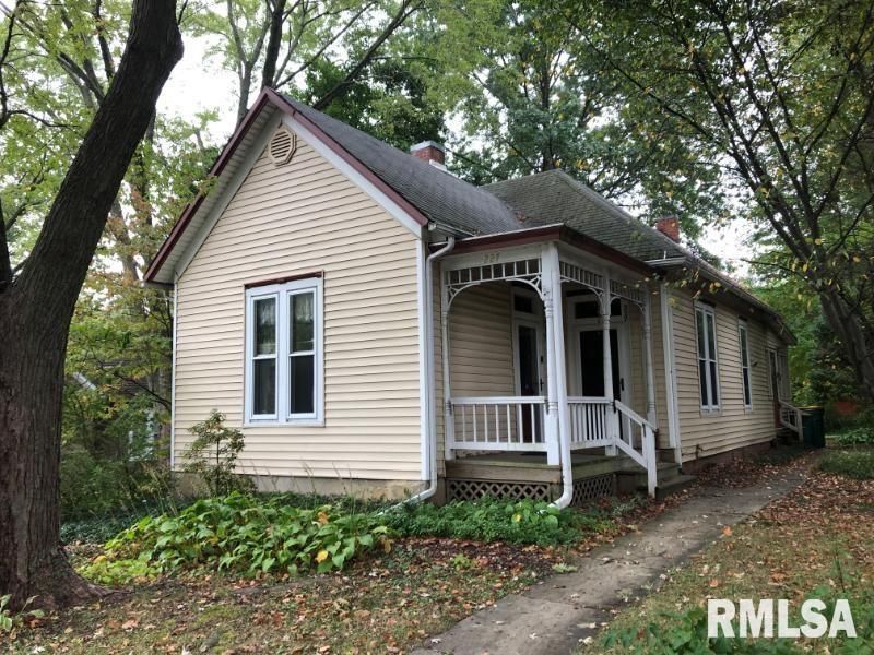 227 W Chase St, Macomb, IL 61455