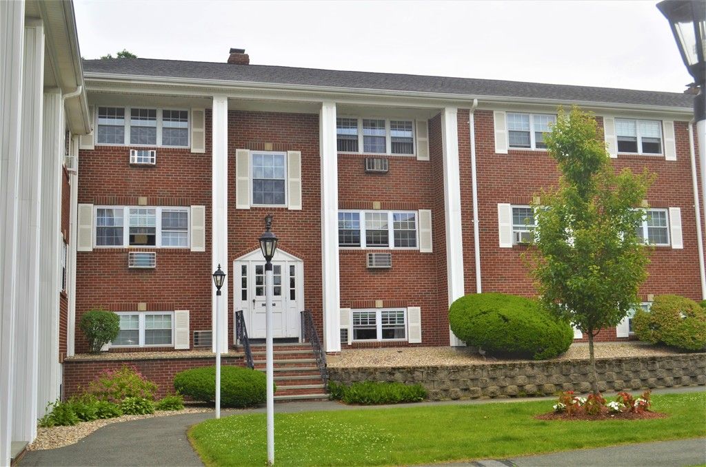 100 Main St 35, Stoneham, MA 2 Bed, 1 Bath Condo 11 Photos Trulia
