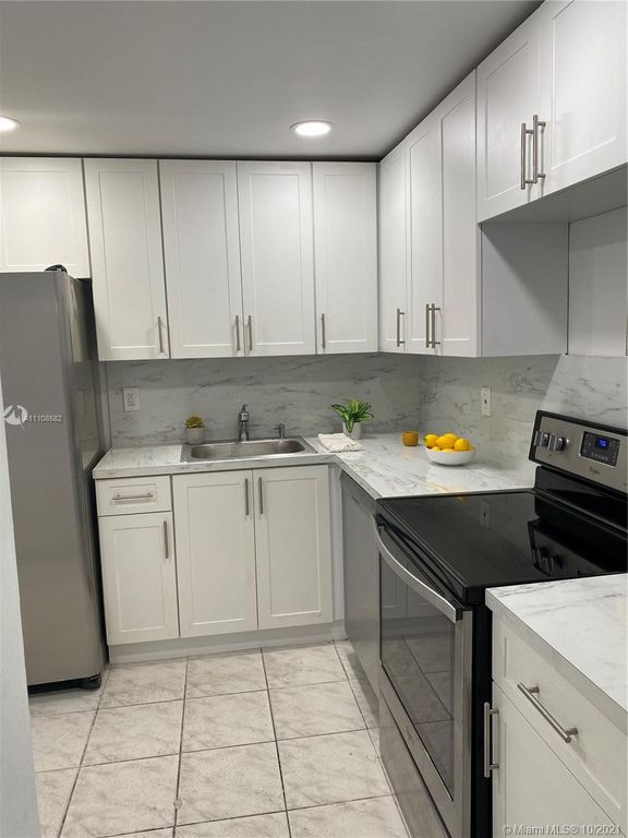 1145 Normandy Dr #204, Miami, FL 33141