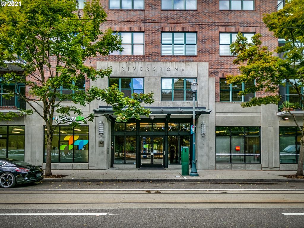 821 NW 11th Ave #103, Portland, OR 97209