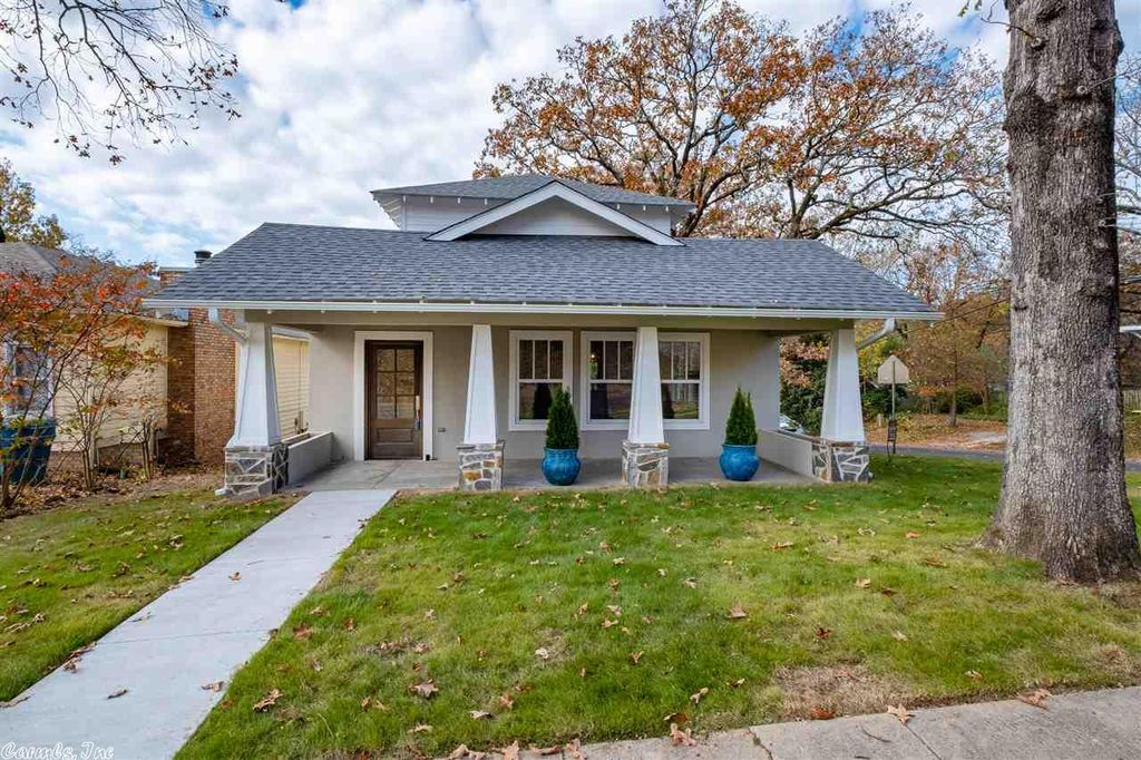 924 N Polk St, Little Rock, AR 3 Bed, 3 Bath SingleFamily Home 40