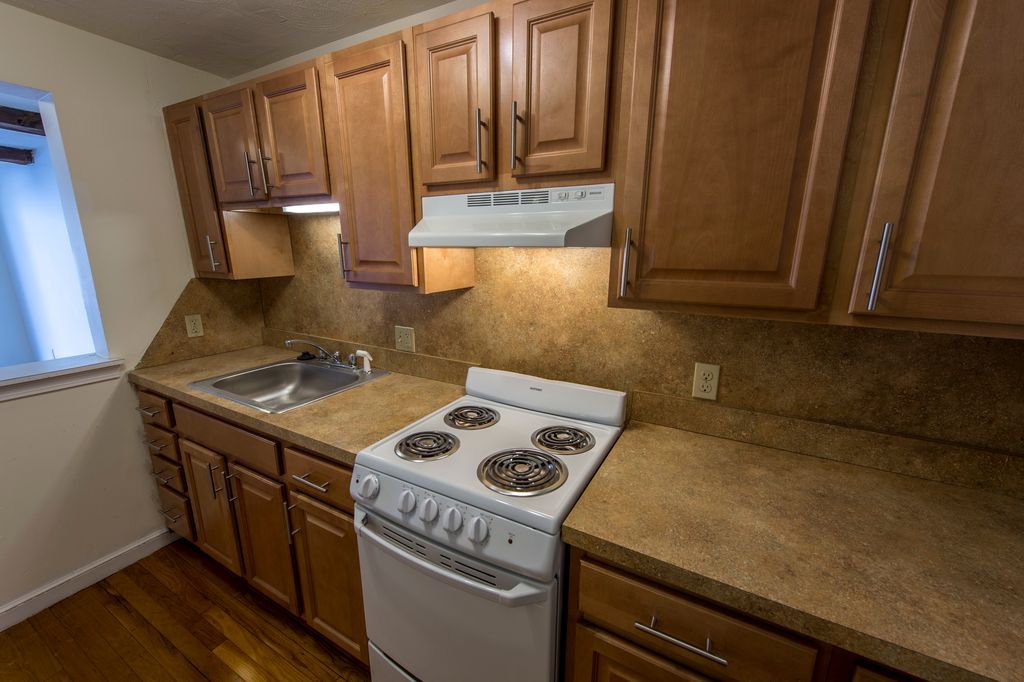 1799 Centre St, West Roxbury, MA 02132