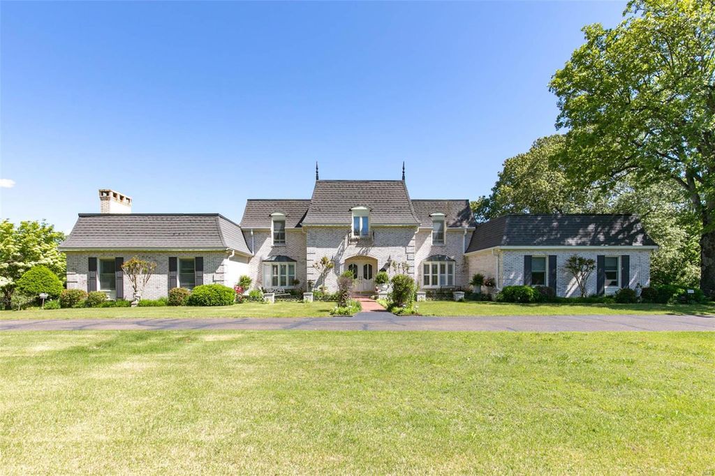 2905 Wilcox Rd, Poplar Bluff, MO 63901
